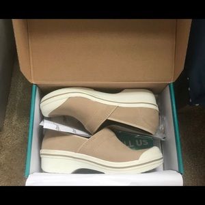 Shoes (mainly used for medical workers) Size 10-11